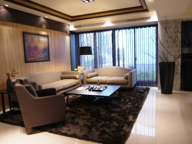 帝一莊  機捷正對面，出門即出國、到站就到家