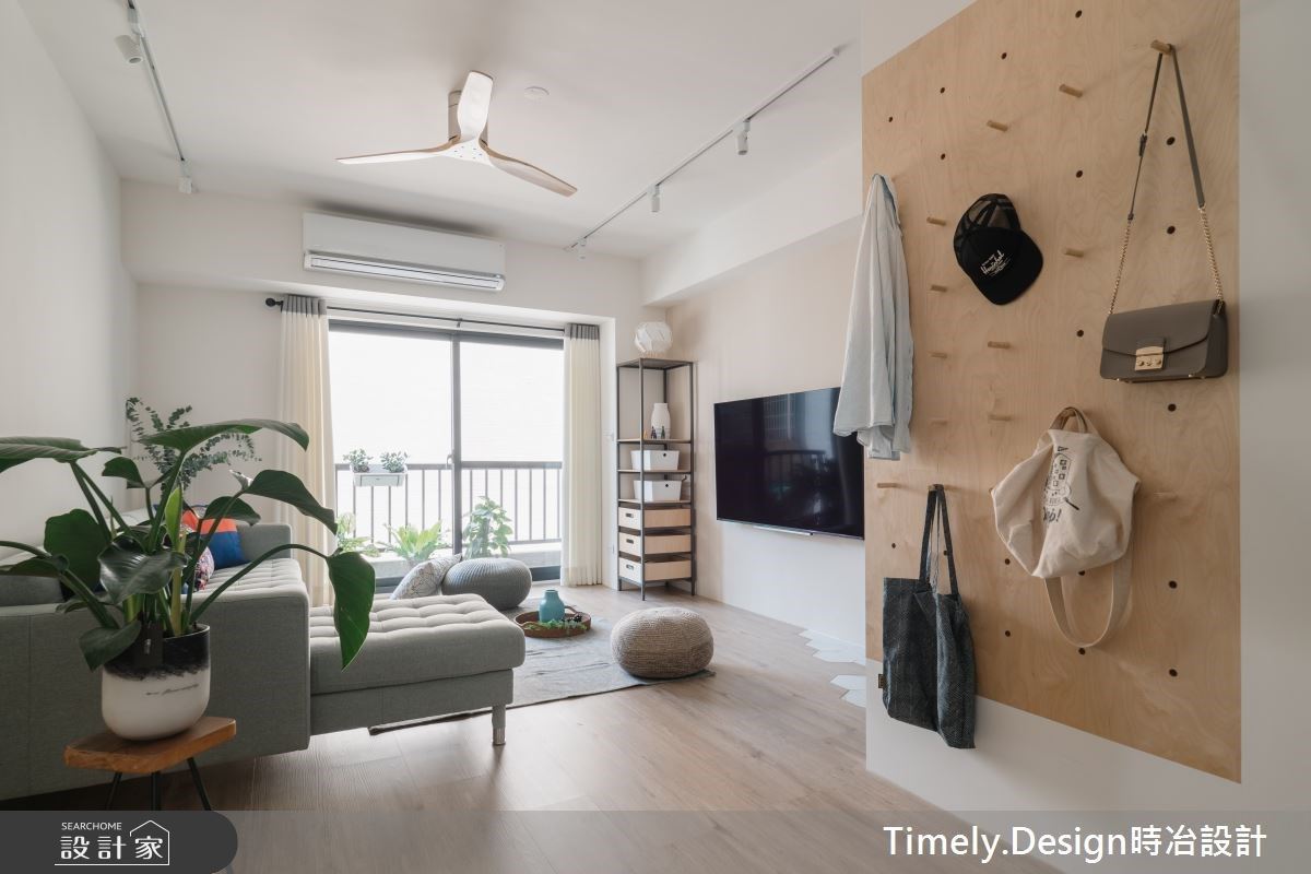 老屋翻新用「輕裝修」打造北歐風居家，IKEA 家具、雙洞洞板牆面替屋主迎...