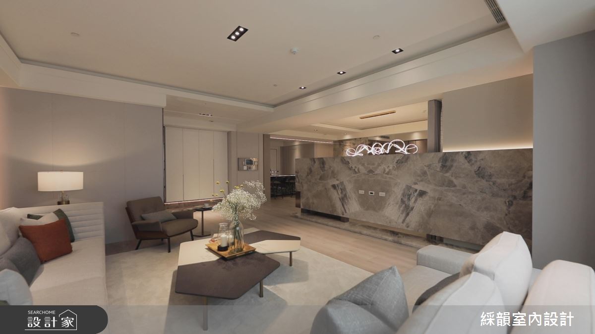 70坪時尚洗鍊的現代宅！石材與鍍鈦勾勒輕奢氛圍，跳色與照明傾注藝術美學