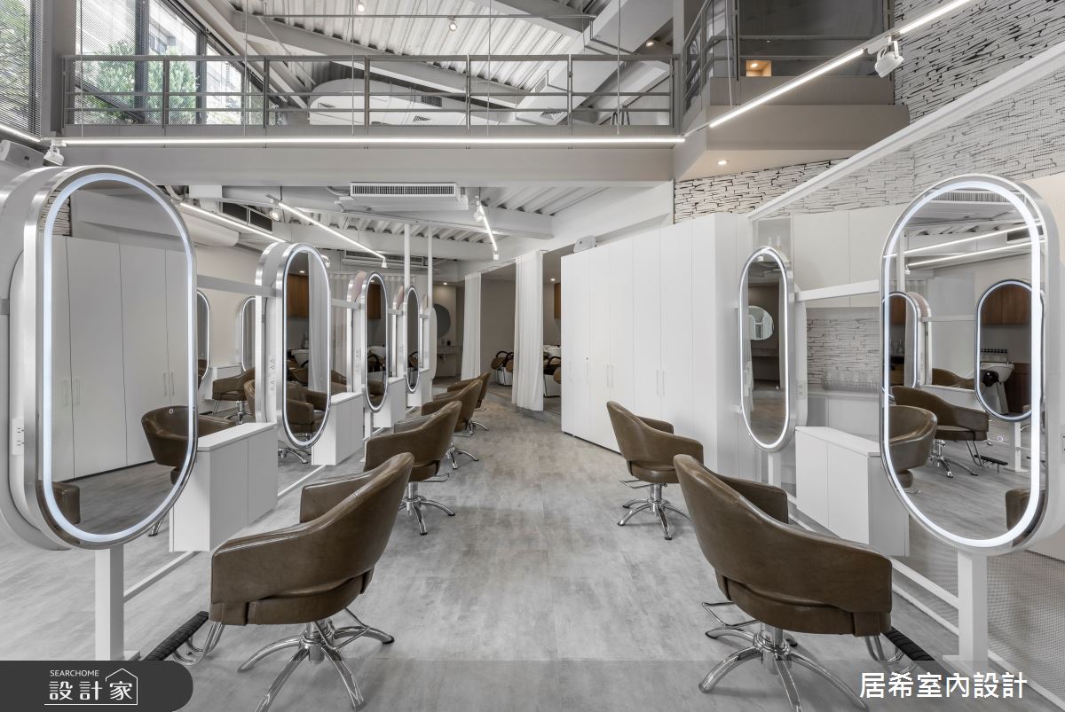 中古屋重塑輕工業風沙龍！沉浸自然裡的改造過程，光導引精緻品味空間