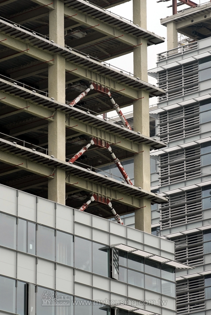 耐震納建築公安　每兩年評估一次