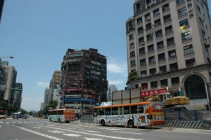 散戶搶進 國產局標案熱銷