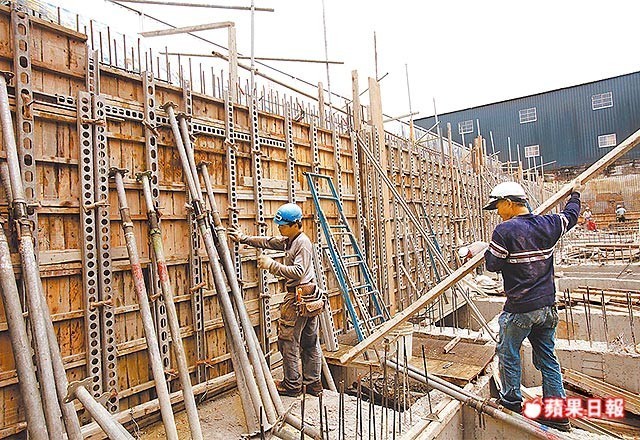 建築業缺工 日薪3千找嘸人
