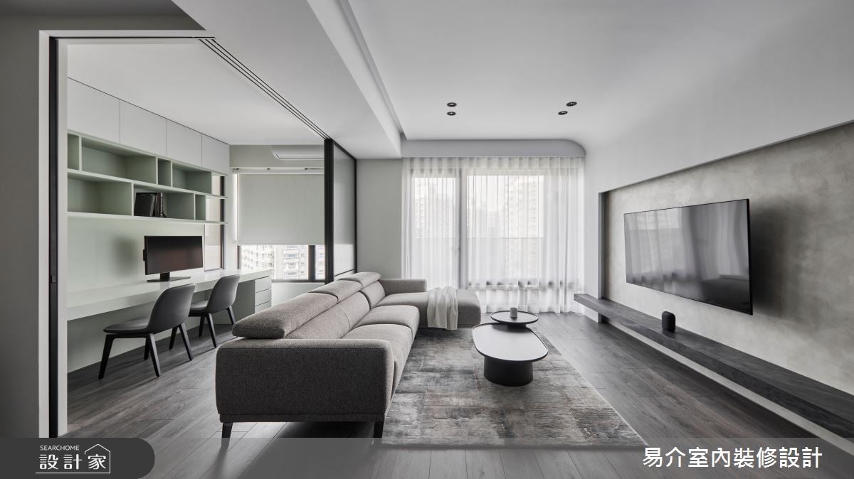 灰色質感現代宅！深木質調、玻璃拉門與開放中島美廚，賦予家屋人文溫度