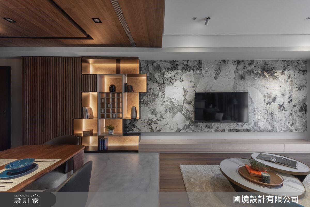 品嚐橡木與美酒的淡雅香氣！55坪大地色系現代風，讓收納成為最美的風景