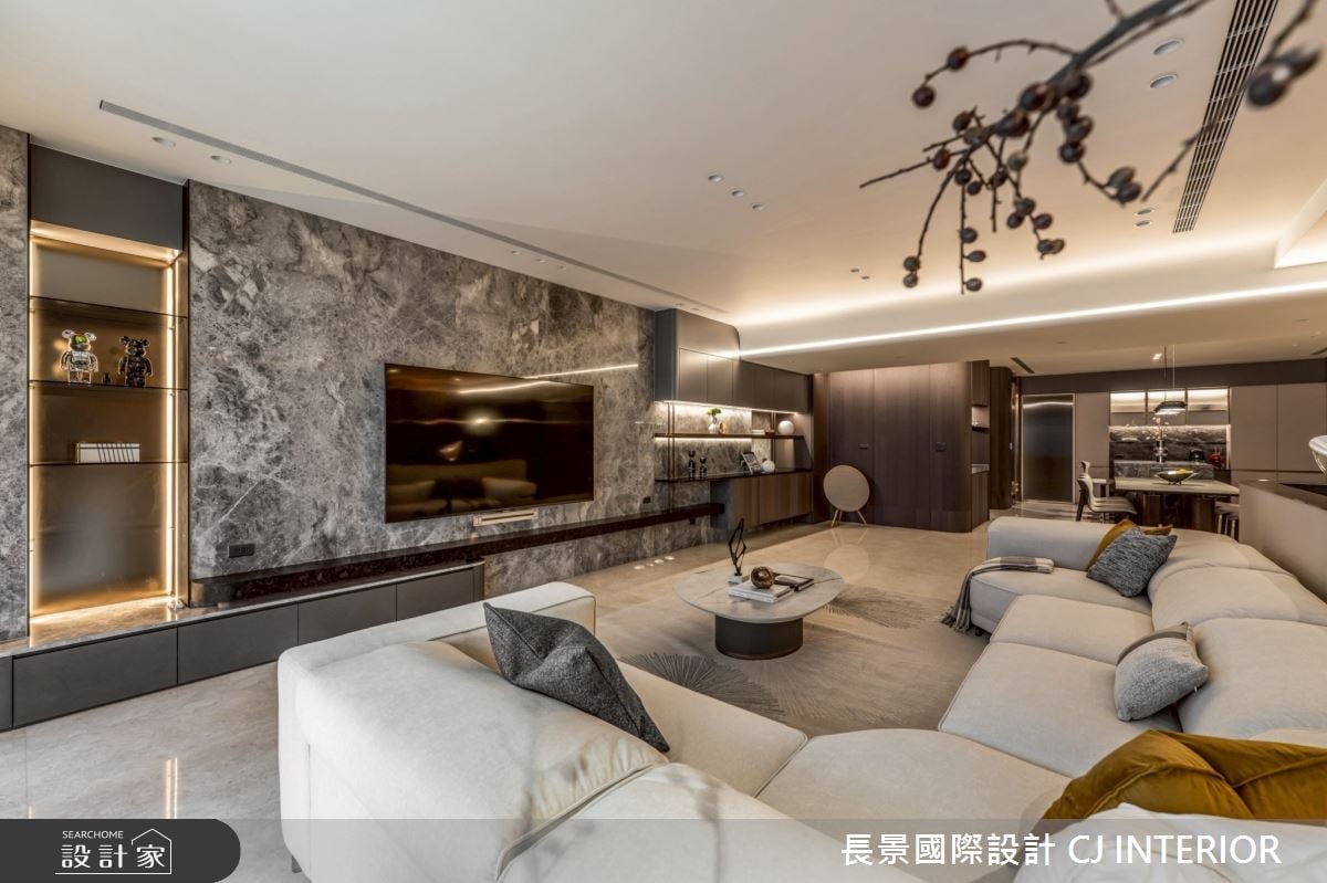 灰階鋪陳出家的精緻輪廓！金屬、玻璃材質豐富層次，儲藏室與系統收納讓...