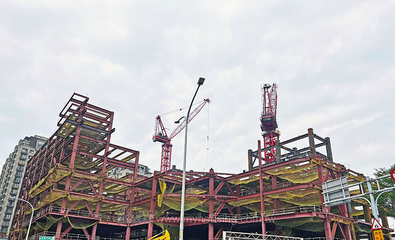 工地頻出包！青埔建案傳梁裂 竹北大樓周遭路面塌陷