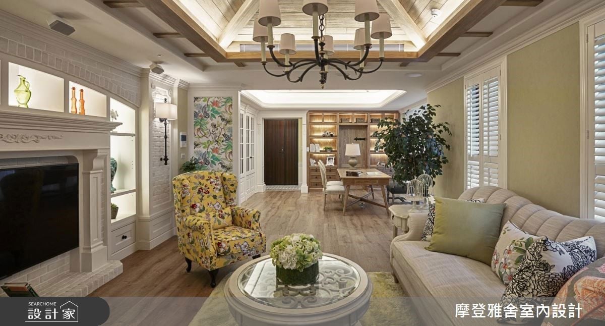 重溫南法蜜月浪漫！用藍色花磚、壁爐文化石堆砌優雅鄉村風，格局巧思放...