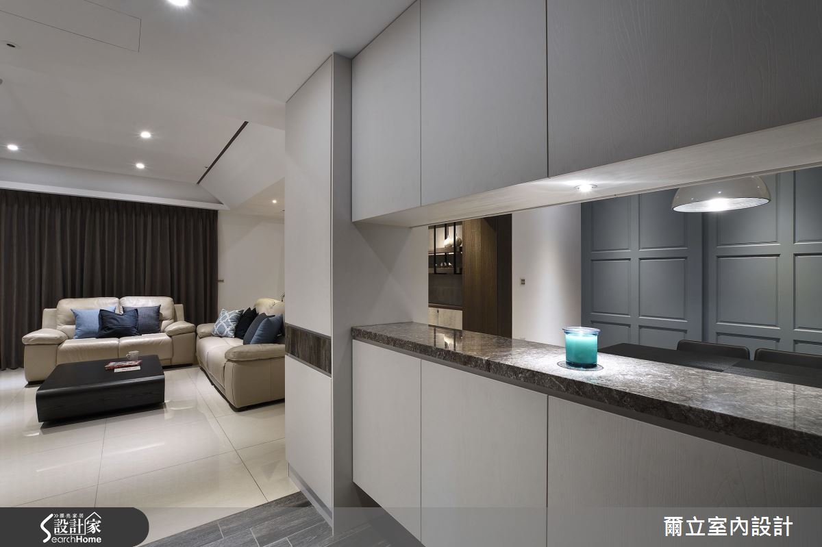 偏愛優雅時尚灰藍！ 收藏 45 坪現代宅的深度品味