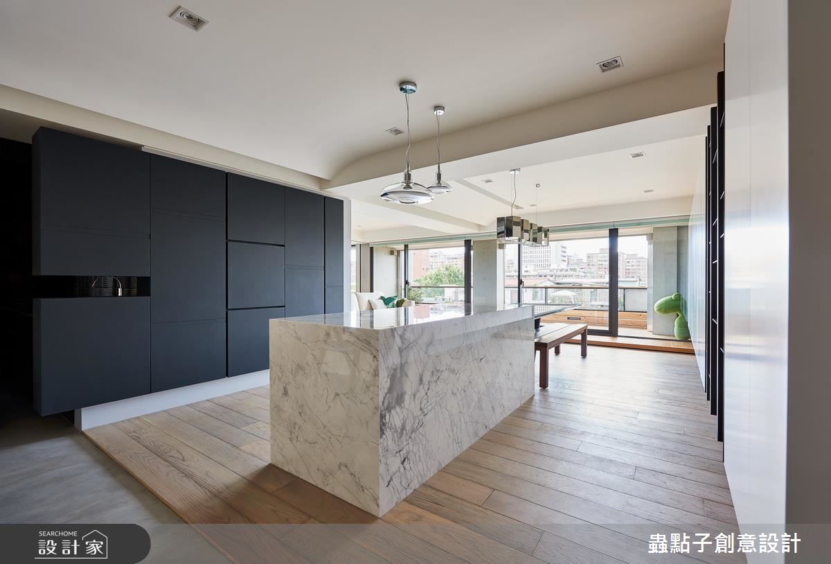 僅僅 35 坪！老屋改造北歐風單身宅  坐擁整片台北的天空