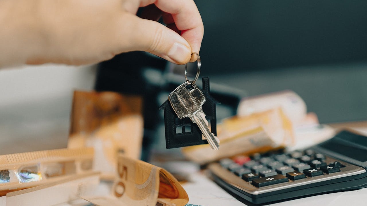 妹子想買雙北房憂「退休金打水漂」網見收入存款驚呆：買就對了