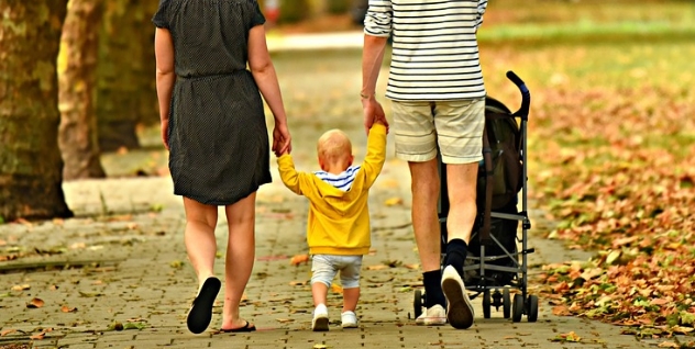 出奇招拚成交！高雄建商推「幫小孩付學費」結婚蜜月都有獎