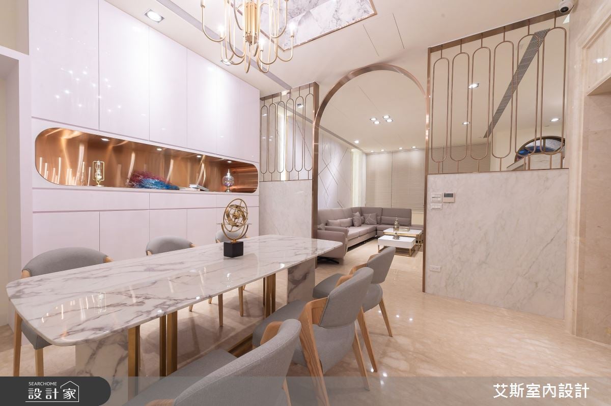 以鍍鈦金屬展現家的詩意，透天別墅翻新奢華的定義、賦予感性的藝術性