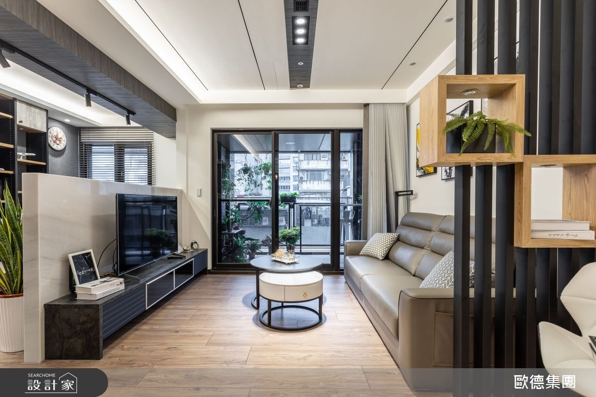 精準到位的 18 坪單身宅設計！獨享陽台的高腳吧台、玄關櫃兼具穿鞋椅