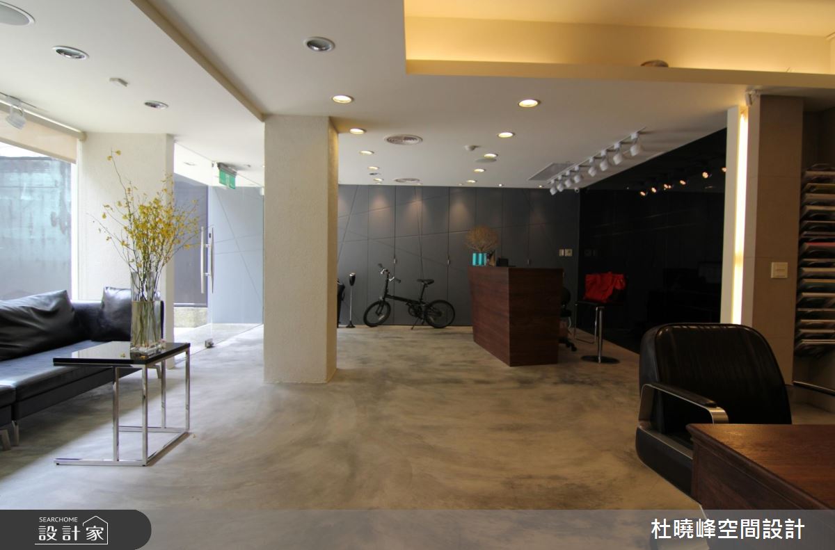 時髦度全面升級！ 老屋翻新60坪工業風時尚髮廊