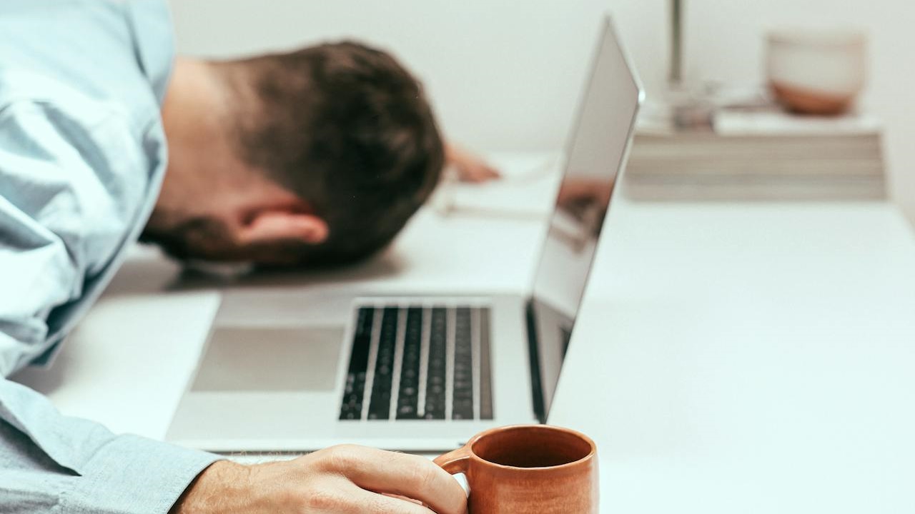 工作12小時薪4萬 他沮喪「房也買不起」 過來人安慰：10萬都很難