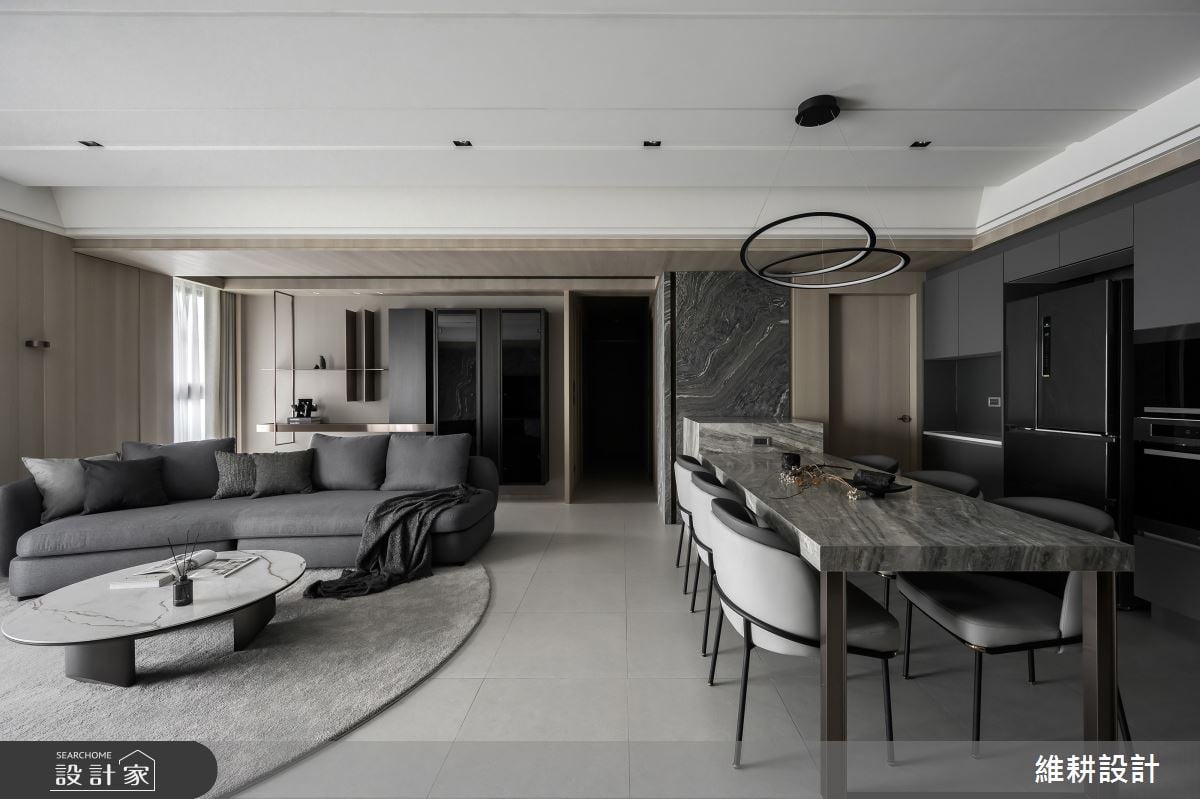 舞墨藝術現代宅！中島吧檯打造開放美廚，大器石材與木質刻劃空間生命力