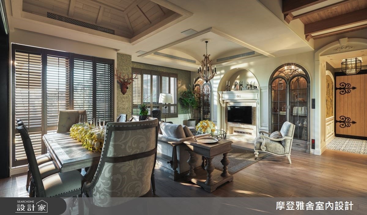 歐美雜誌裡的明亮廚房！絕美森林系壁畫，揭開南法莊園般的鄉村風豪宅