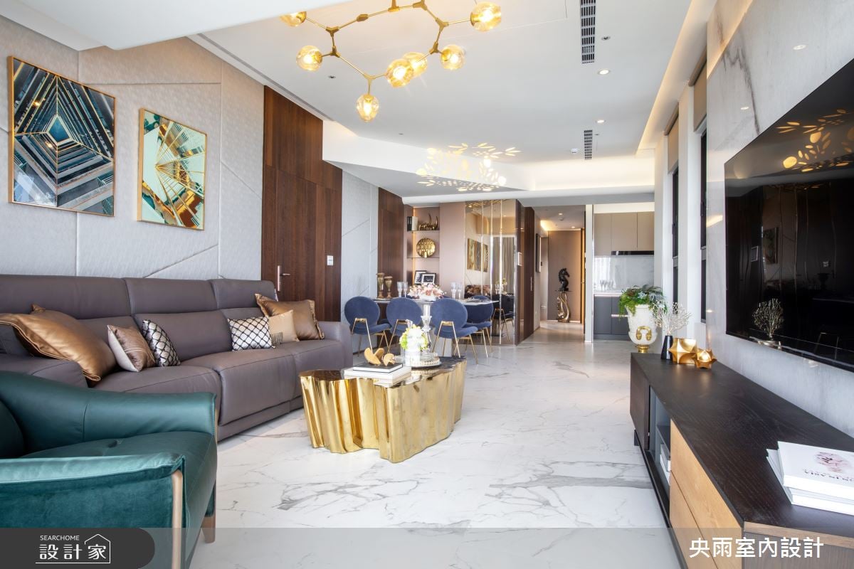 三代同堂共享頂層綠意陽台，享受大隱於市的豪宅設計！經典奢華風注入現...