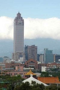 「台北摩根」低於行情價 35戶全標脫