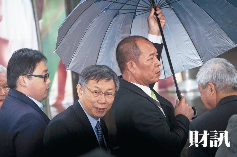 1個柯文哲讓民進黨變成2個世界