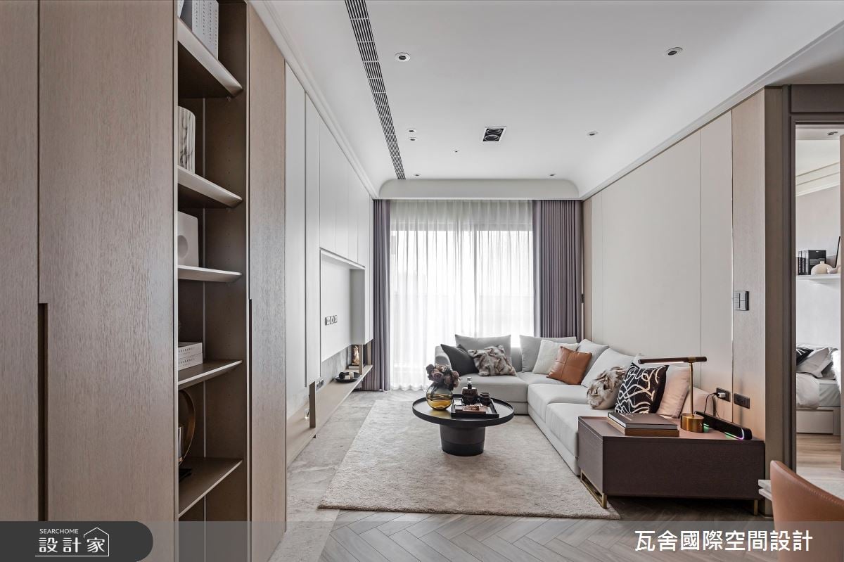 訂製陽光休閒現代宅！特調人文灰及休閒木紋，格柵立面小吧檯創造佳釀品...