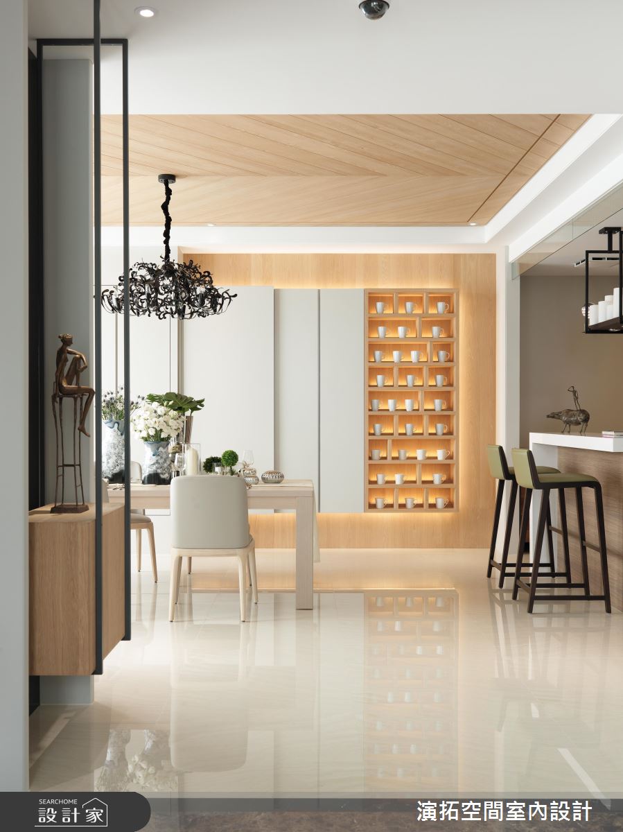 週末拎著皮箱就入住！現代風透天度假宅的藝術視野　　