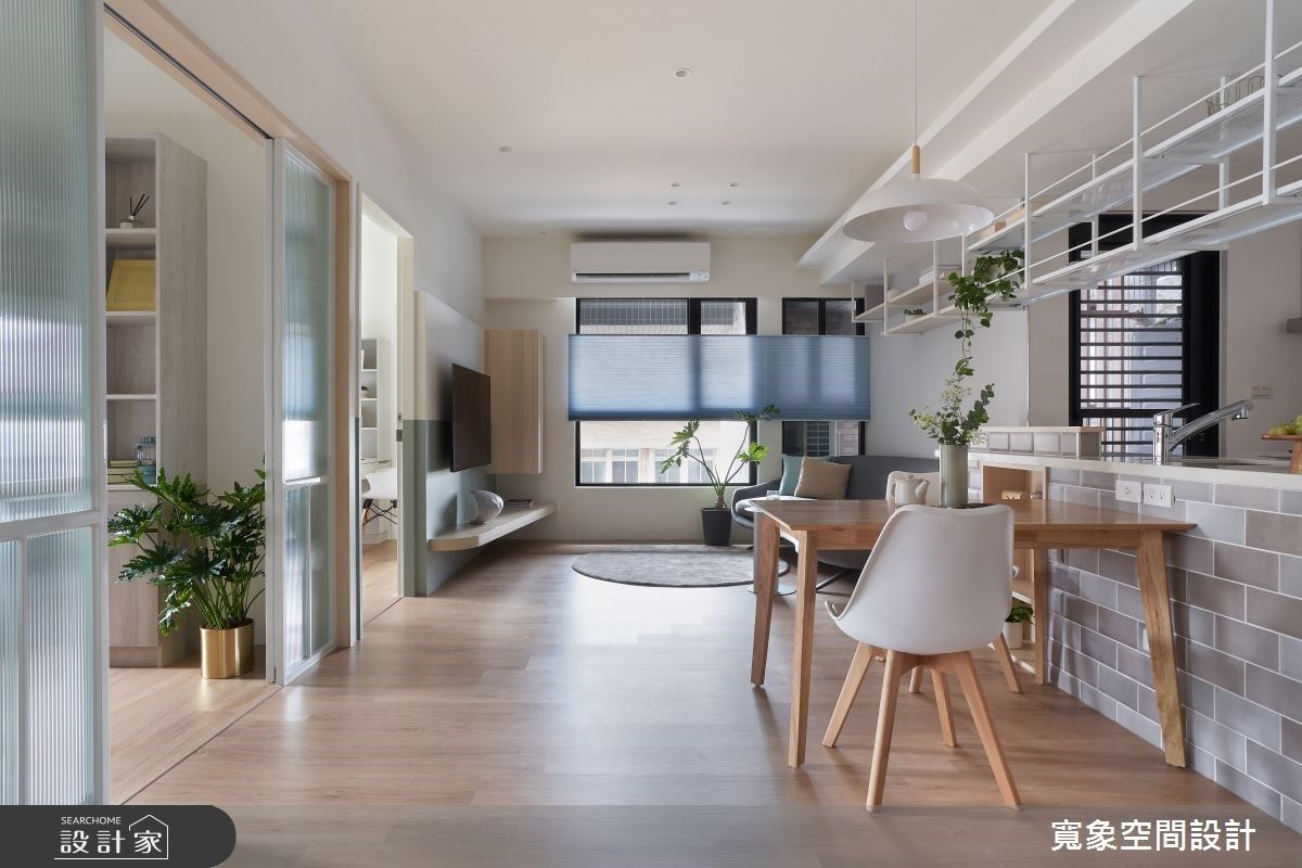 小宅坐擁開放大廚房還不滿足！主人跟毛孩真正的秘密基地在書房