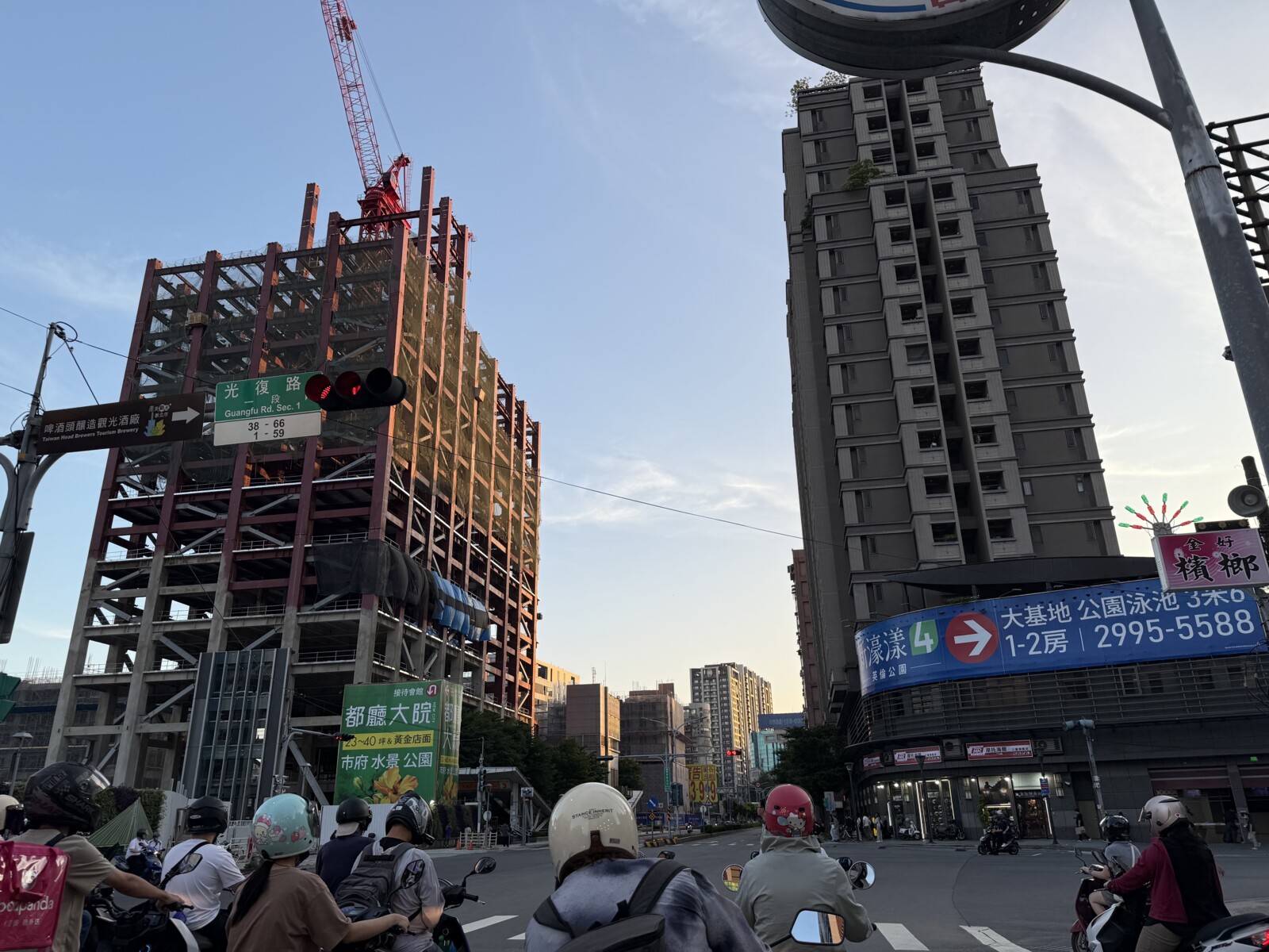 預售屋簽約陷阱有哪些？拆解 6 大合約真相，教你如何守住買房血汗錢！