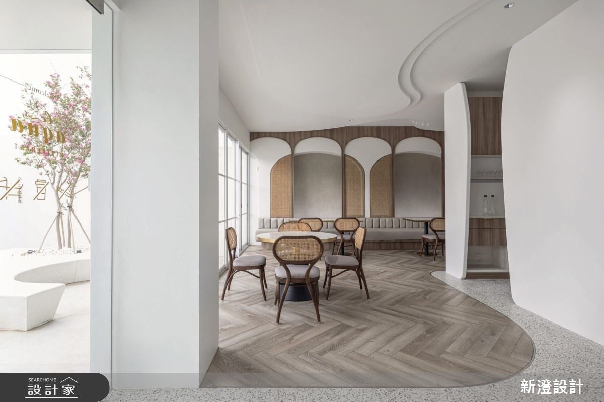台中氣氛絕美的韓系網美餐廳，白色系獨棟建築，傳遞自然、時尚低調的優...