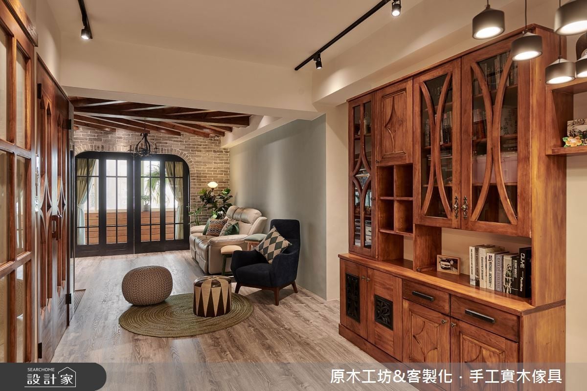 歐洲鄉村風老屋翻新，陽台成串連室內外、重現古堡式浪漫氛圍