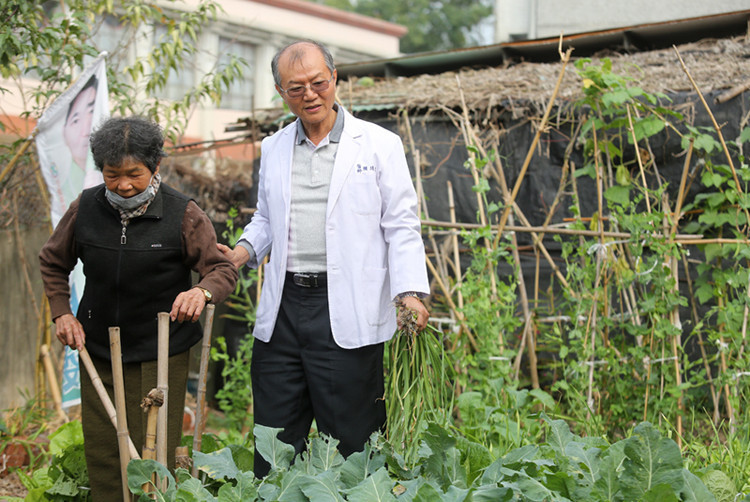 100位厝邊好醫生　堅守專業、積極參與、熱心服務弱勢