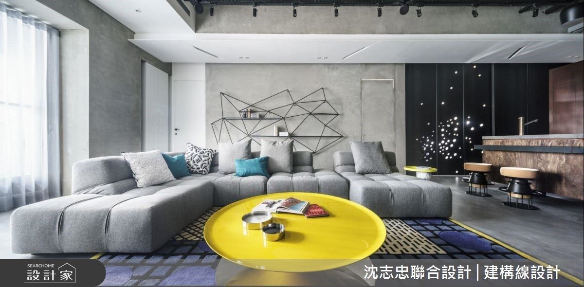 收納設計變裝置藝術！鐵件書牆混搭獨特燈飾展現衝突美學