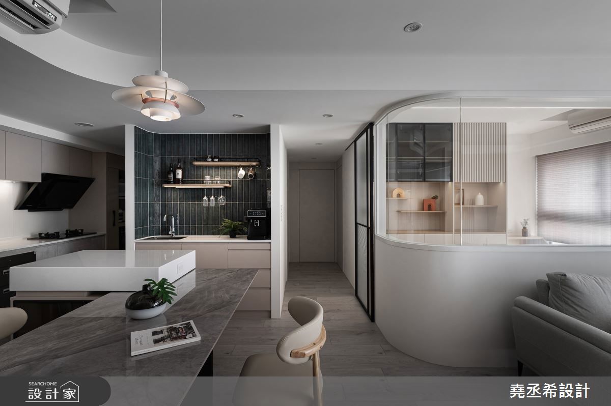 20坪新成屋自然柔和的基底，注入通透視野，譜寫機能與美感兼具的北歐風居家
