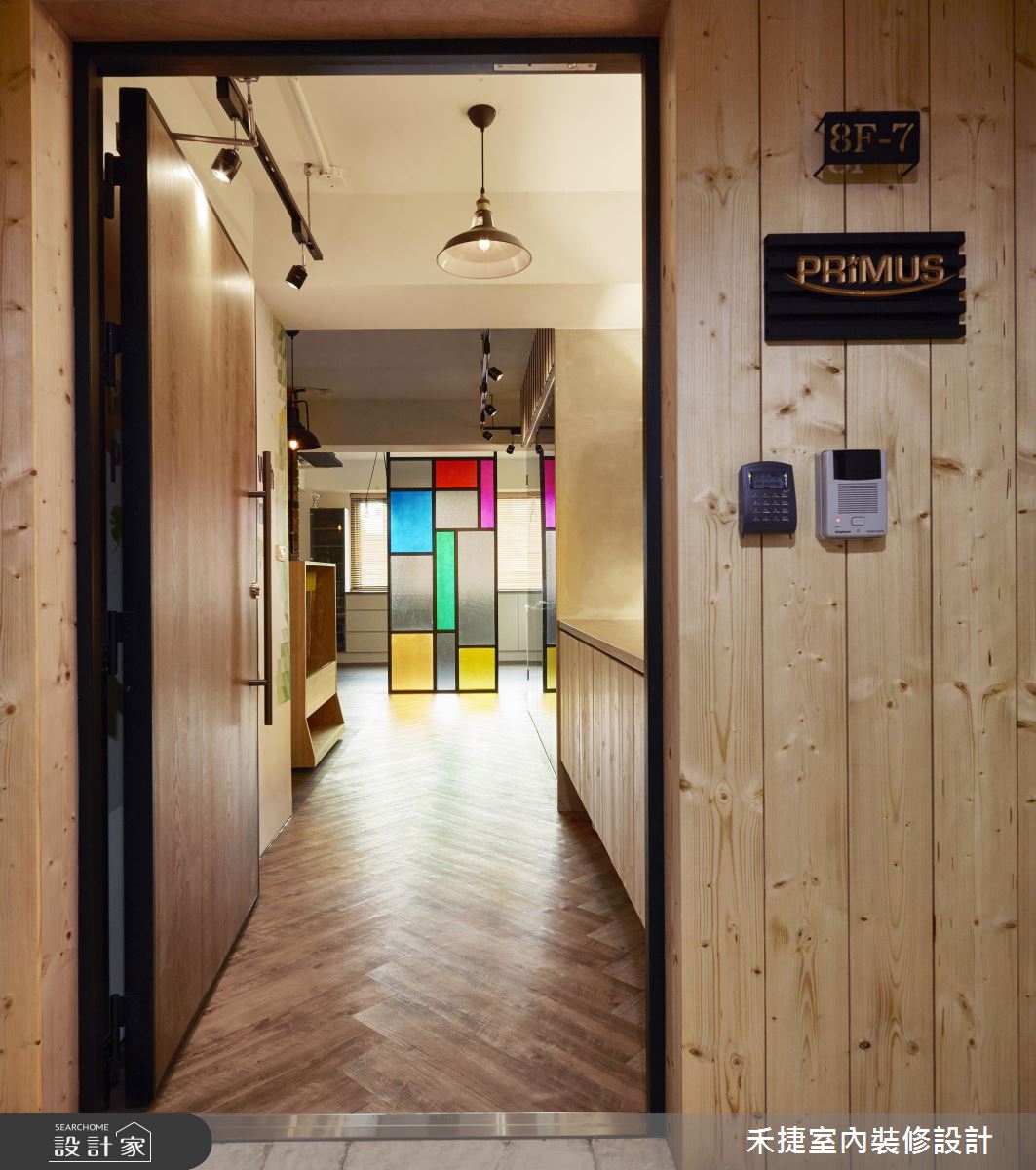 上班也能這麼有型！ 50 年商辦大樓變身工業風辦公基地！