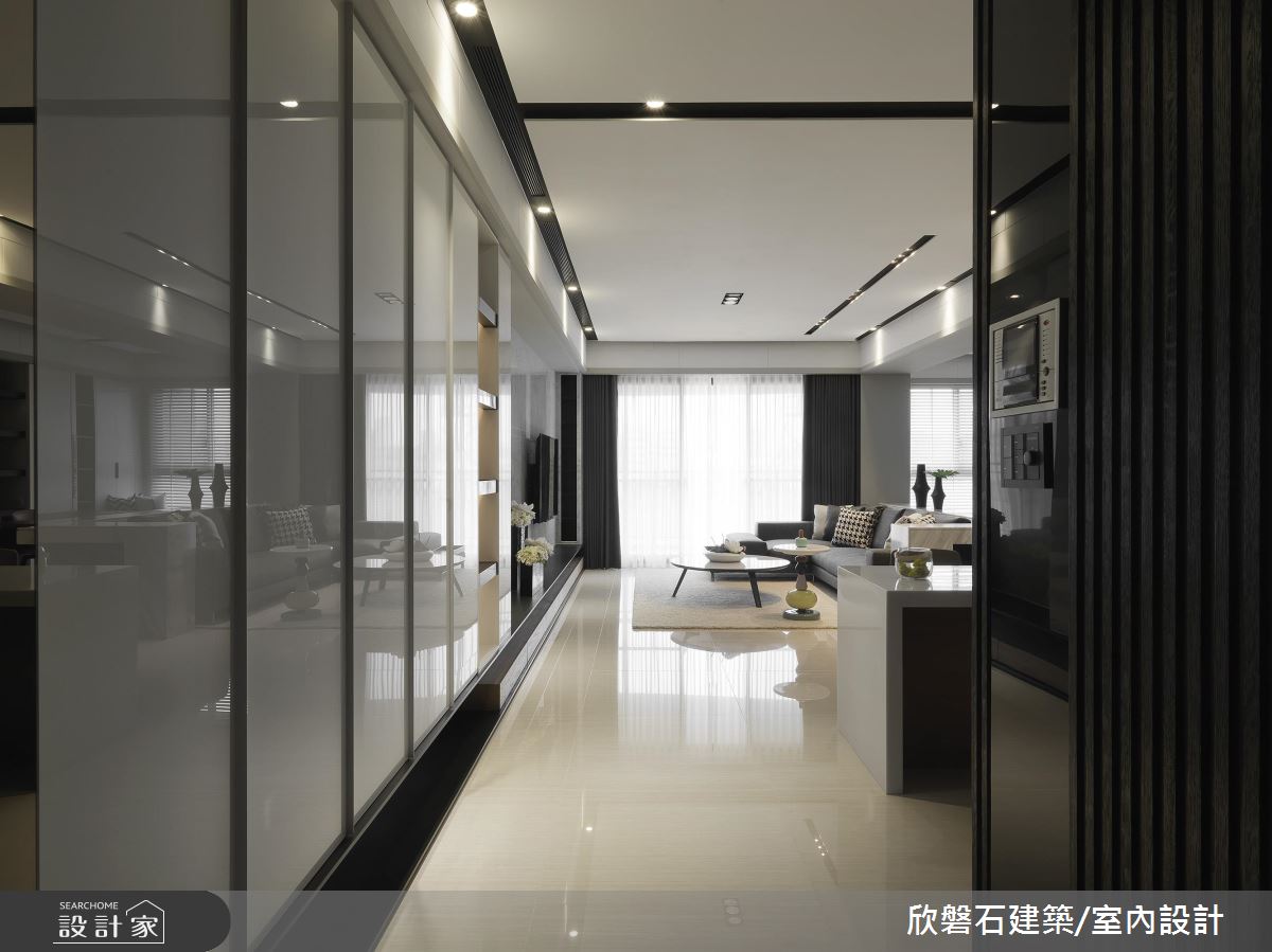 大中島+開放書房+機能臥榻 穿透力十足現代風家屋