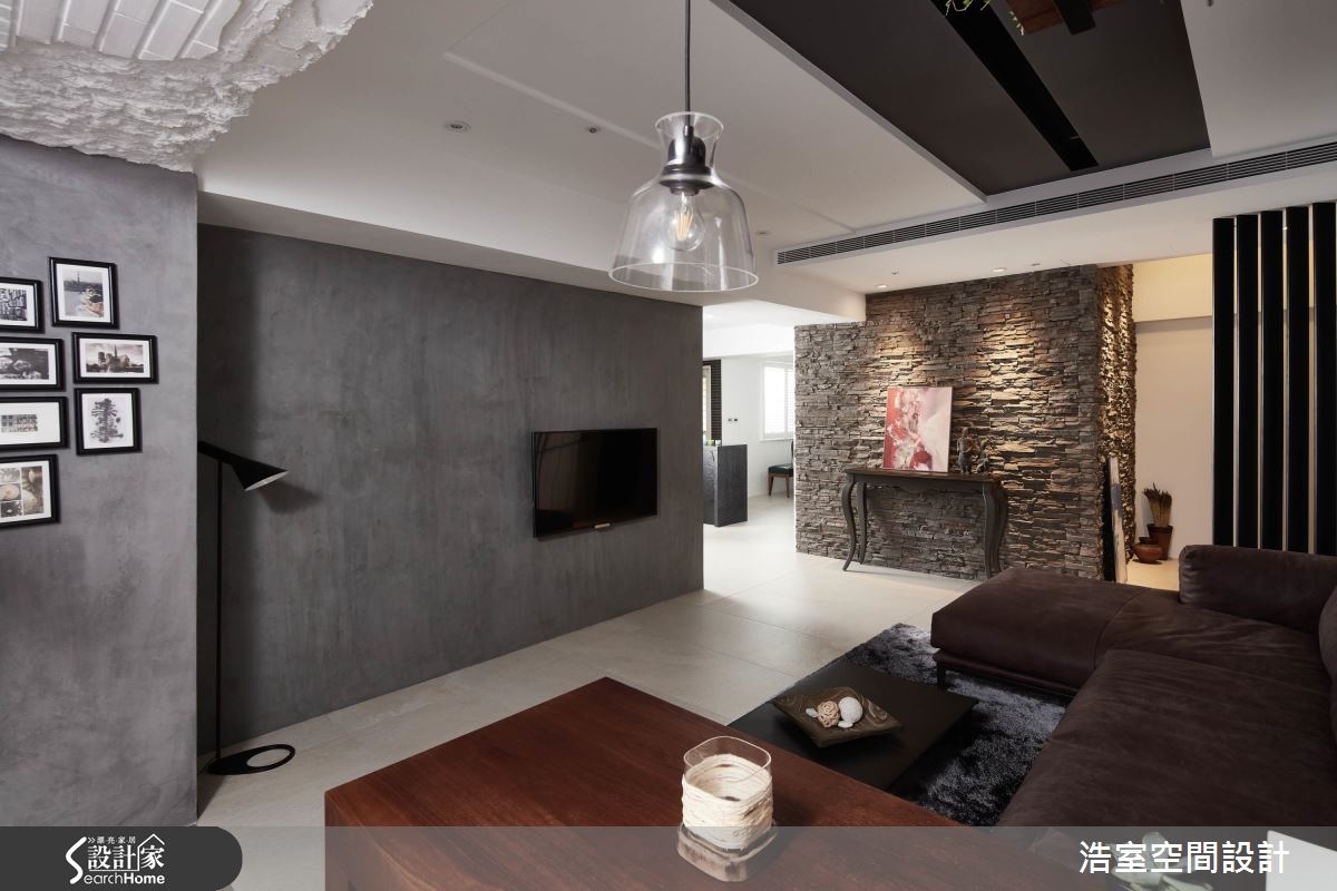 走進服裝設計師的家！高標準美學重整大齡老屋