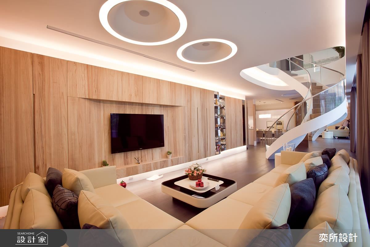 絕美交誼廳隱身大宅！三代共享現代樓中樓