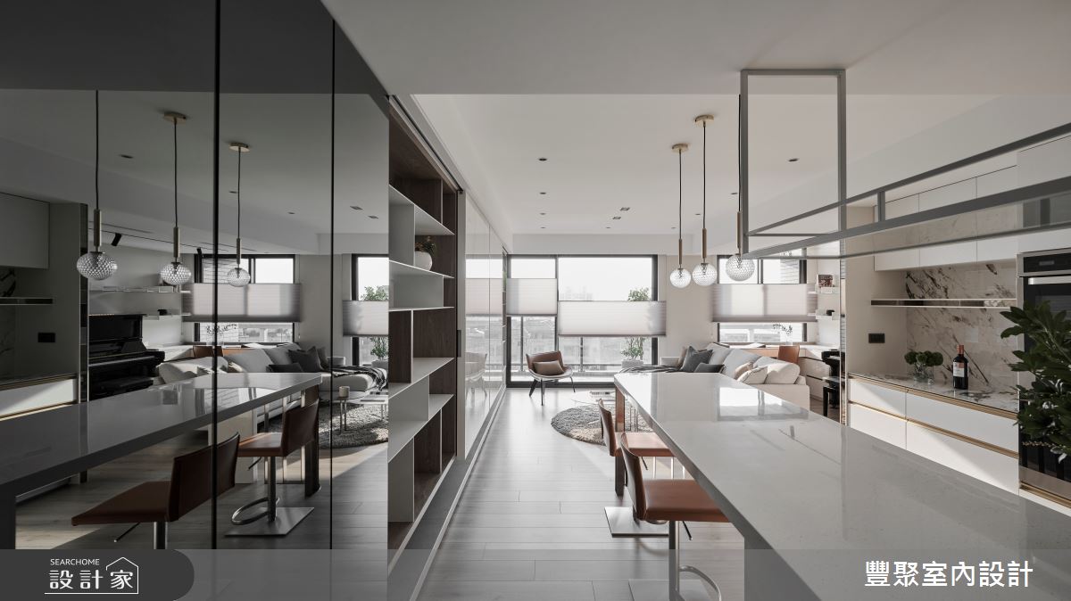 重整格局放大24坪居宅，雙電視牆+大尺度中島讓生活更彈性！
