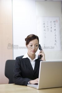 遠離低薪無業困境之要訣