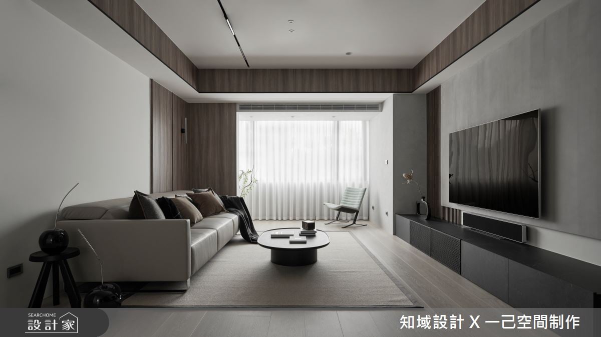 老屋蛻變內斂簡約現代宅！灰與木質調和溫馨人文，雙面櫃導引內外動線