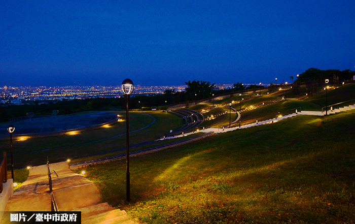 超浪漫! 台中望高寮夜景公園完工