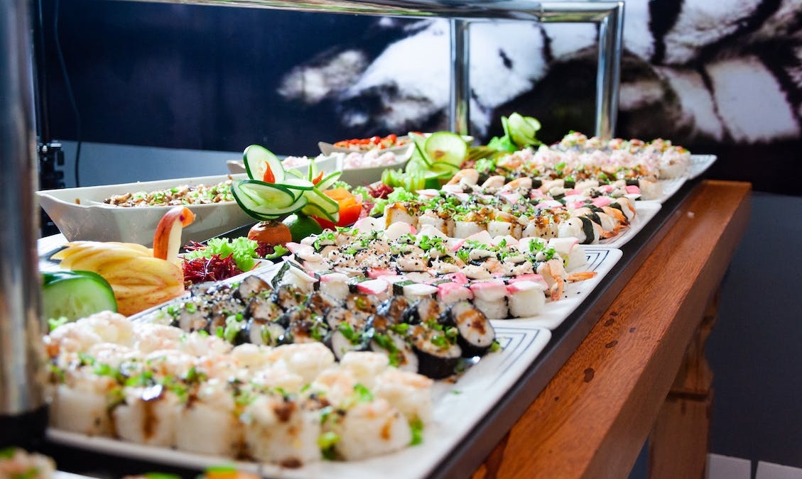 叔叔開自助餐「年收千萬住豪宅」他驚：看不起眼的最賺