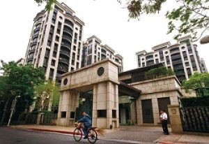 開發案帶動市場升溫　地上權基地衝出天量 一線建商搶進　地上權住宅案暴紅