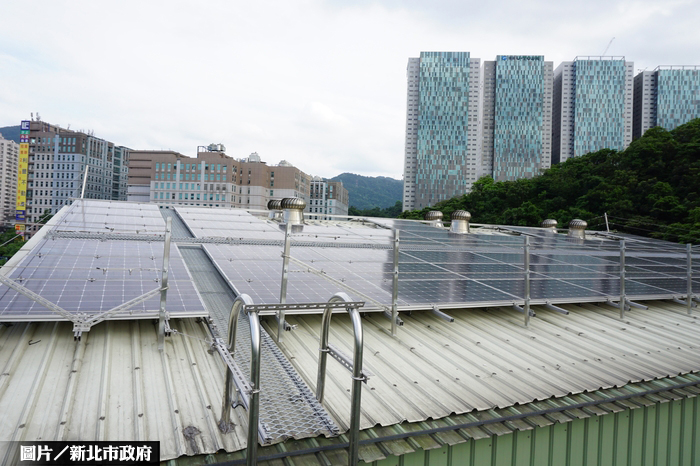 下雨聲音太吵 裝太陽能板省電又防噪