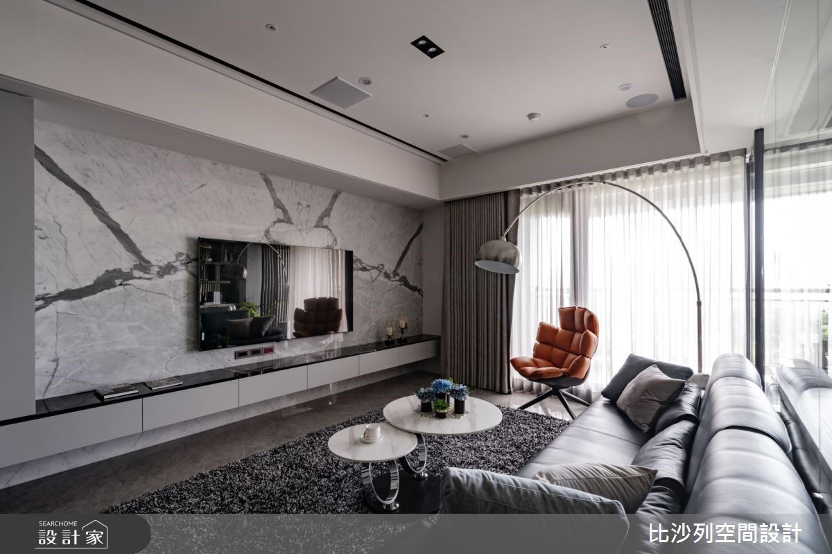 玻璃隔間讓公領域完美延展！在 60 坪混搭宅裡靜想退休後的悠哉