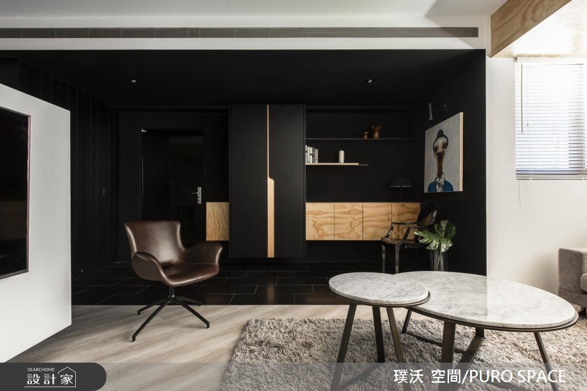 黑白配出立體框景，美味也兜出書香氣