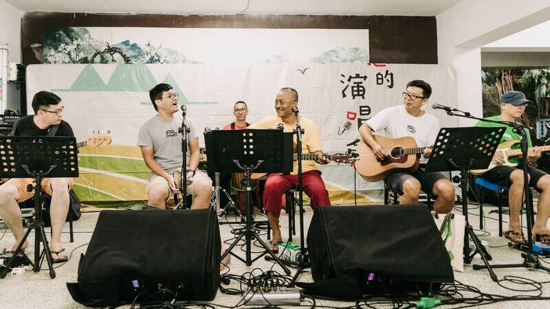 金曲歌王謝銘祐部落開唱 攜手信義公益基金會與銀髮高歌