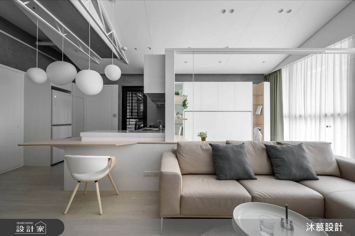 斜屋頂下的幸福時光！現代風清新感小宅，打造與鸚鵡共居的兩人之家！