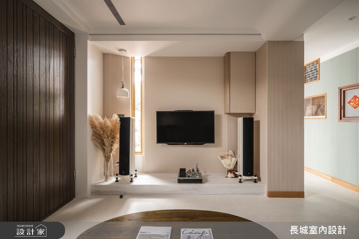 台中老透天翻新！升級為日光穿透的透天別墅，兼容現代美學與老物件的獨...